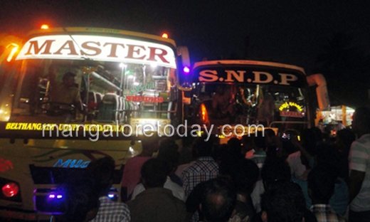 bus fire puttur 1